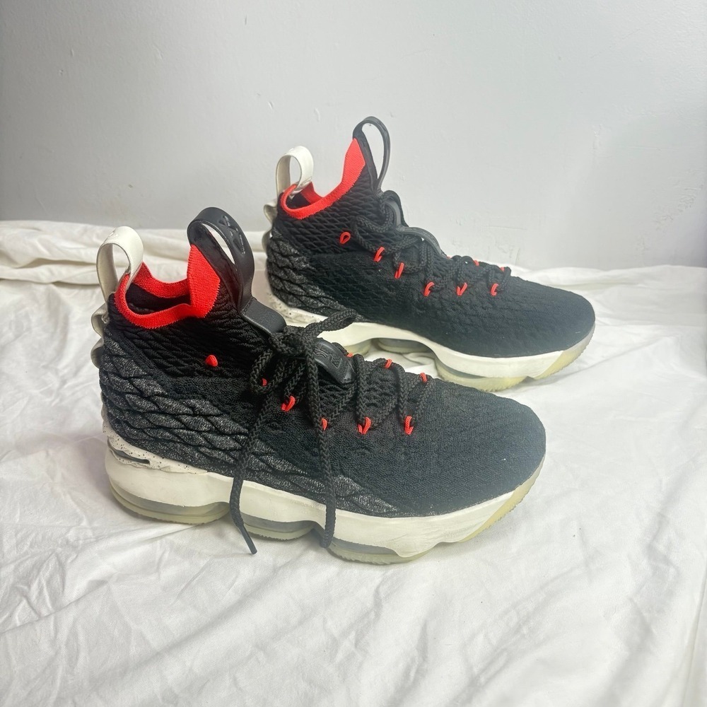 Nike LeBron 15 sneakers in the "Bright Crimson" colorway size 6Y